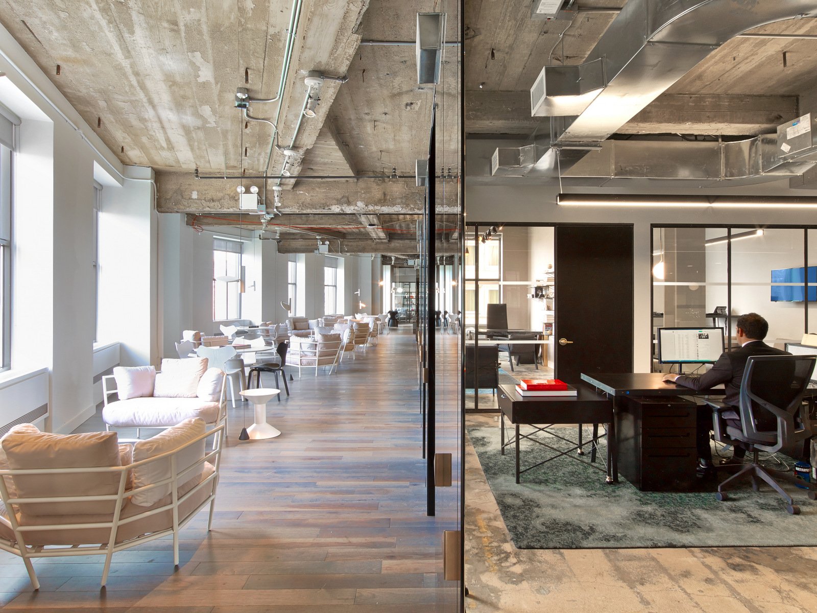 Serviced offices vs co-working space